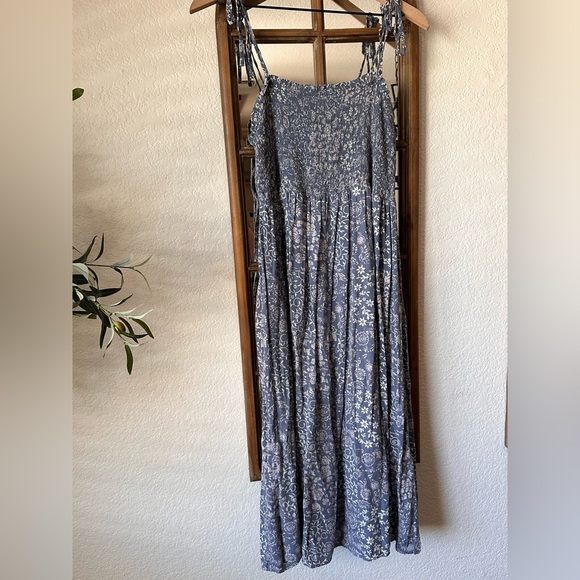 Forever 21+ Blue Floral Smocked Midi Dress Women’s 2X Coastal Cowgirl - Picture 1 of 4